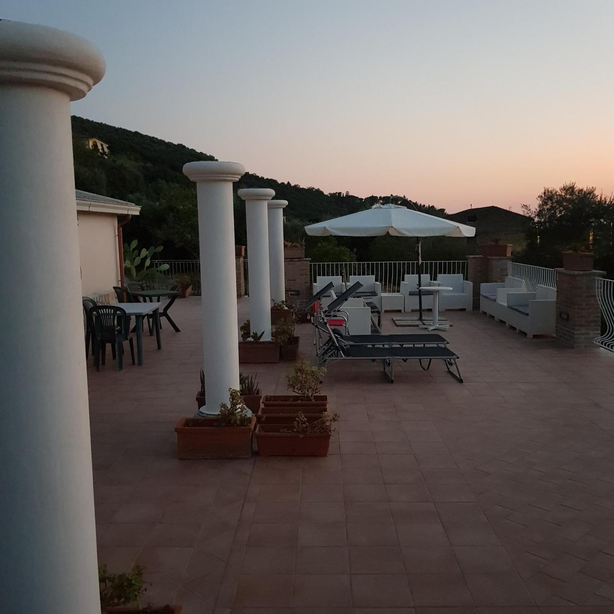Villa Capri Fondi Eksteriør billede